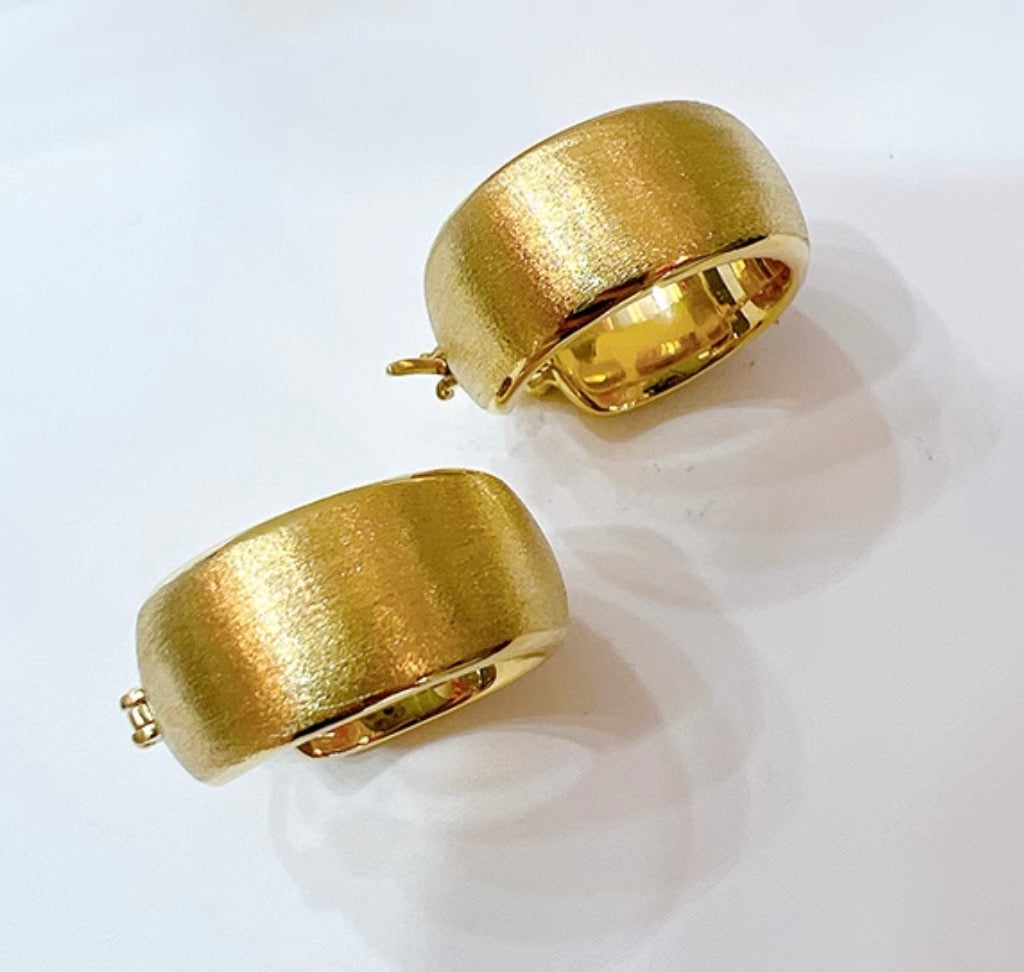 K18YG【S/L】18K フープピアス ヘアライン加工 艶消し やすり加工 ピアス リングピアス 中空ピアス YG 中空 ヘアライン イエローゴールド ボリューム 大ぶり 大きめ