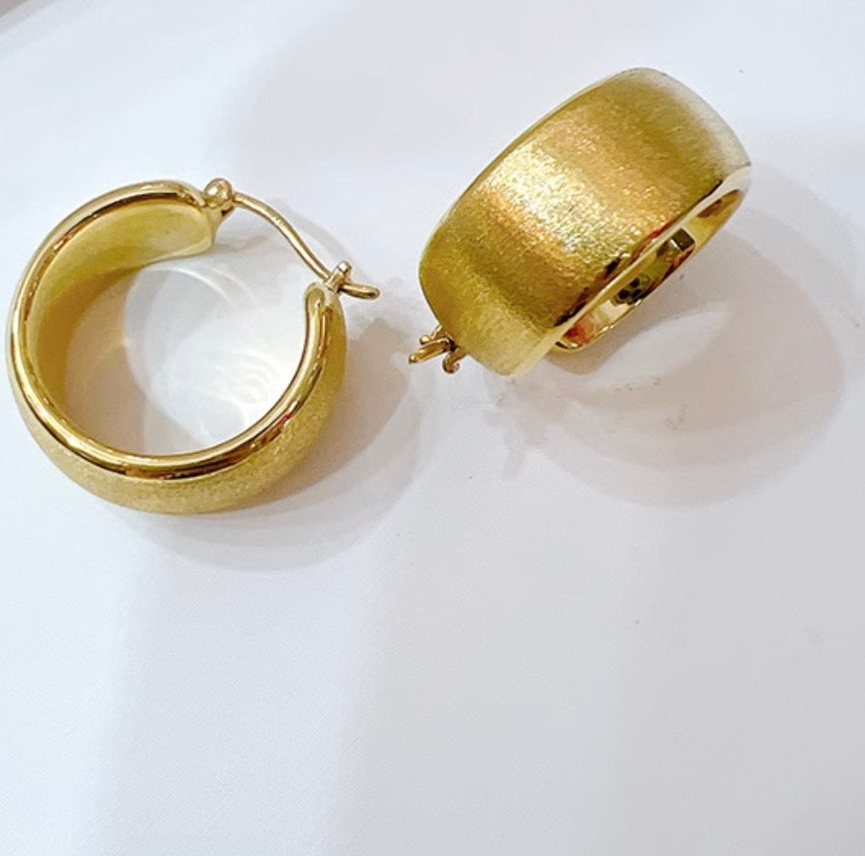 K18YG【S/L】18K フープピアス ヘアライン加工 艶消し やすり加工 ピアス リングピアス 中空ピアス YG 中空 ヘアライン イエローゴールド ボリューム 大ぶり 大きめ