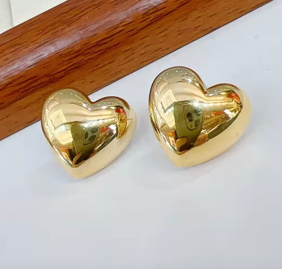 K18YG ぷっくり ハート スタッドピアス ピアス 中空ピアス イエローゴールド 18K YG ハート型 大ぶり 大きめ ボリューム