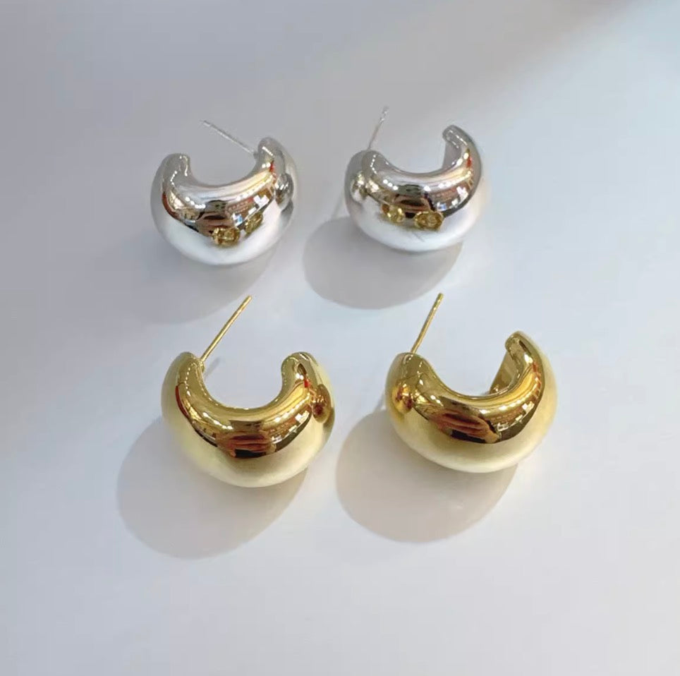 K18YG WG ぷっくり 豆 スタッドピアス 中空ピアス C 丸いフォルム ボリューム 大ぶり イエローゴールド ホワイトゴールド 丸い 18K カール