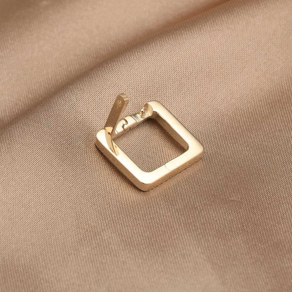 K18YG イエローゴールド クリッカー クラスプ 18K チャーム パーツ コネクティングパーツ バチカン 18金 四角 スクエア 繋ぎ ネックレスパーツ ブレスレットパーツ 留め金具 留め具