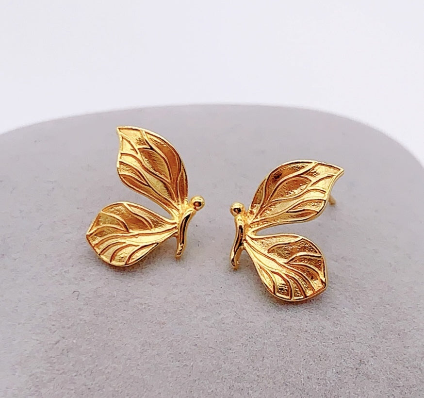 K18YG イエローゴールド 18K ピアス スタッドピアス ちょうちょ 蝶 花びら *チャームが付けられます。