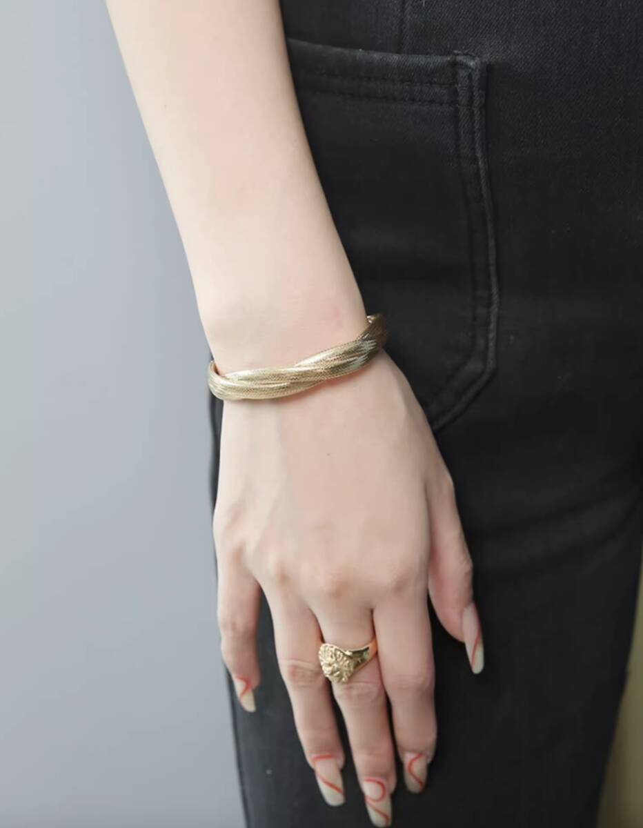 K18 蛇 ブレスレット バングル スネーク 18K YG イエローゴールド K18YG ツイスト 太め ゴツい ボリューム ねじり 編み 弾力ブレスレット