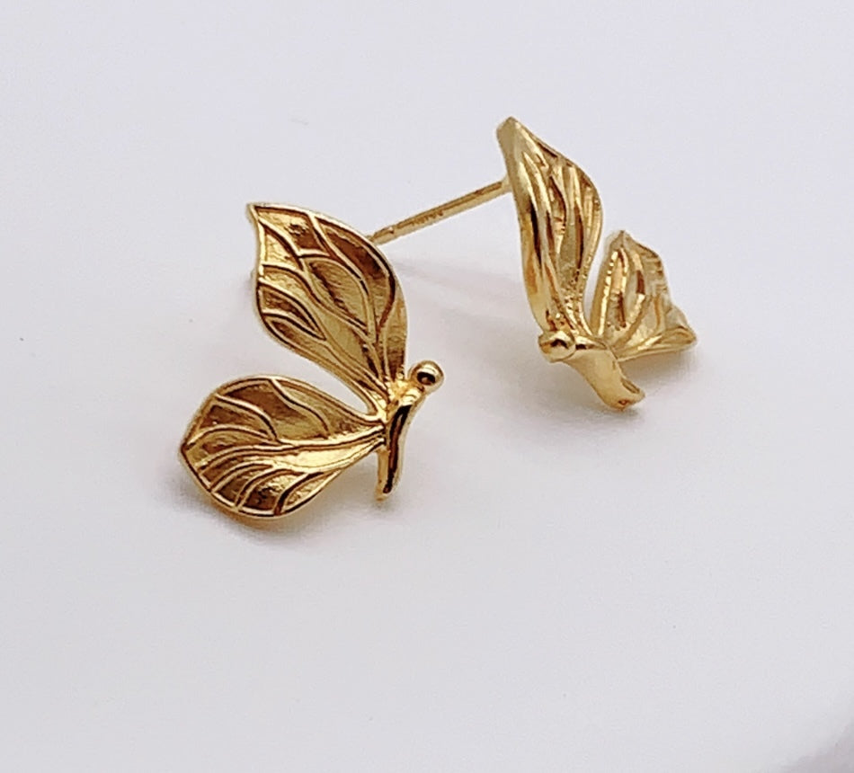 K18YG イエローゴールド 18K ピアス スタッドピアス ちょうちょ 蝶 花びら *チャームが付けられます。