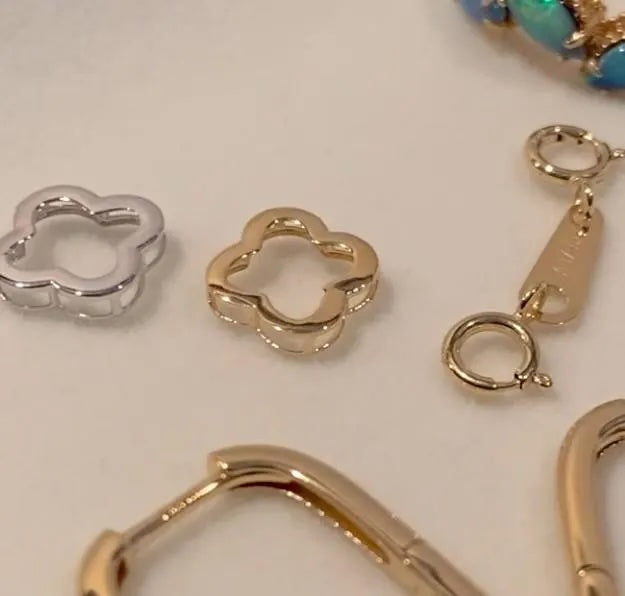 K18YG WG クローバー 四ツ葉 18K イエローゴールド 18金 チャーム ネックレスパーツ チェーンパーツ ペンダントパーツ コマ パーツ