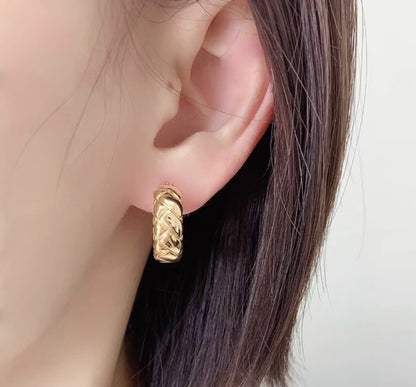 K18YG イエローゴールド 18K ピアス フープピアス リングピアス イタリアンジュエリー ラウンド 中空 丸 X 模様 柄 ダイス柄 スクエア 網目